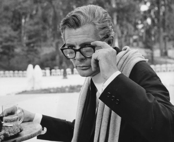 מתוך שמונה וחצי